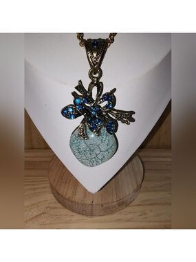 Elegant Blue and Gold Pendant Necklace 17" Marked India